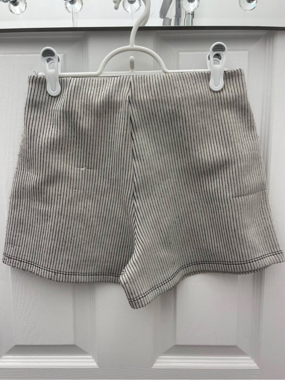 Zara Gray Ribbed Top & Short Set - Picture 3 of 13